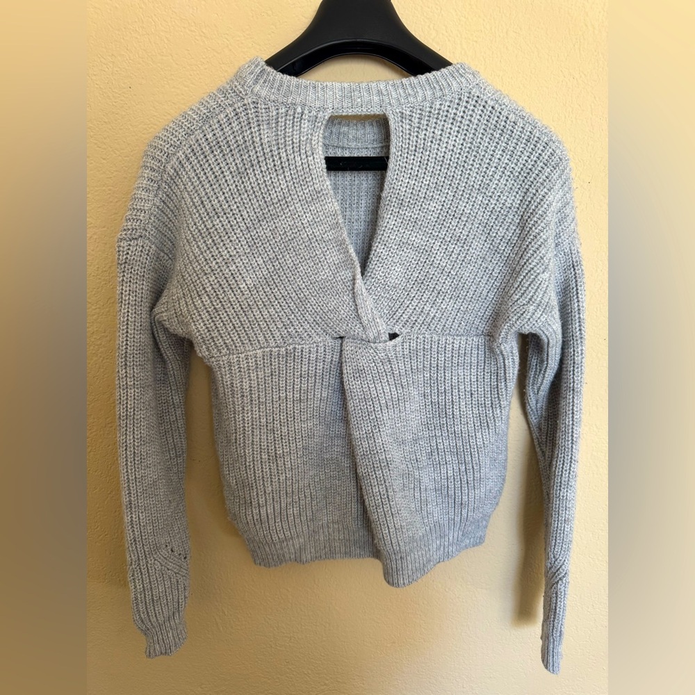 Hippie Rose women's XS crop sweater with back detail